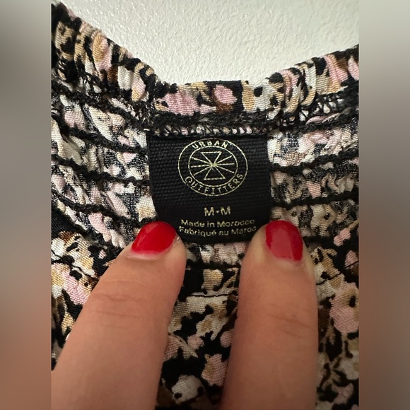 URBAN OUTFITTERS - Puff Sleeve Blouse - Picture 3 of 3